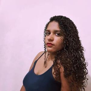 Lendo com Lari