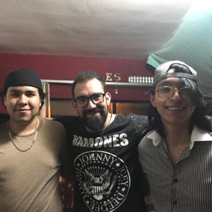 Tres tragos a la mesa