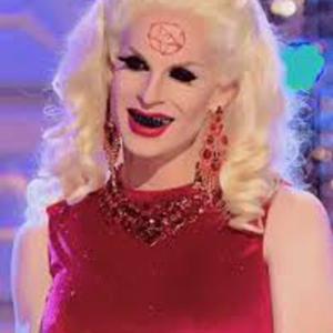 The Comfee Pod - A podcast where 2 cousins spills the TEE