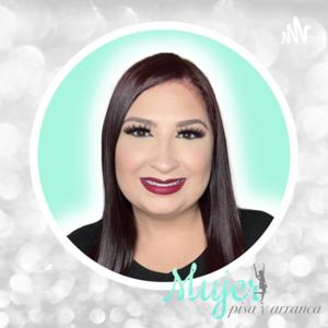 Mujer, pisa y arranca