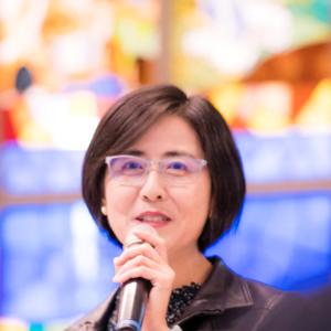 與Becky談笑逢生