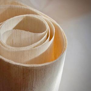 葛布の手織りの機場から