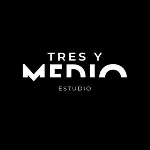 Tres y Medio Estudio