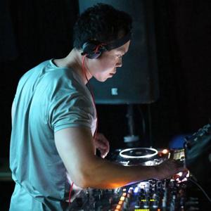 Andrew Ong - Connoisseur of quality underground dance music. Join me monthly as I curate a fine selection of House and Techno, mixed together in my own style. Leave a comment and follow me on Soundcloud. http://soundcloud.com/andrew-ong