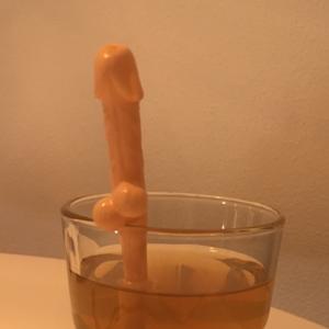 Prosecco & the Ponderings of a Politicised Penis