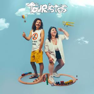 Touristes by Maxime Musqua et Marie de Brauer