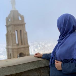 من هنا وهناك