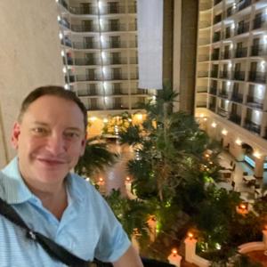En Podcast With/Con Martin Ycaza