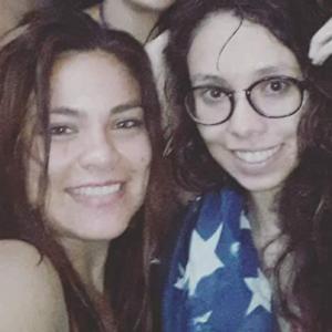 Es Que Lo Que Pasa by Majo y Viri.