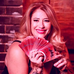 Tarot e Astrologia com Cinthia Bernardes