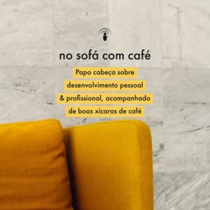 no sofá com café