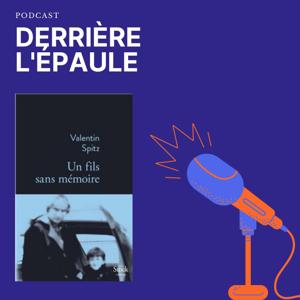Derrière l'épaule