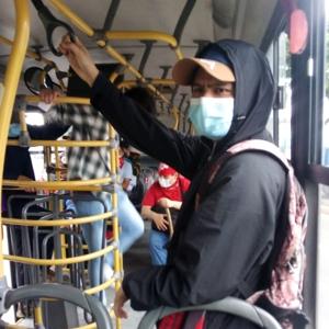 Un Joven Hablando De Todo.