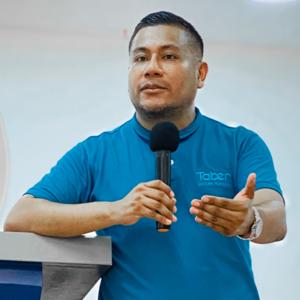 Pastor José Flores