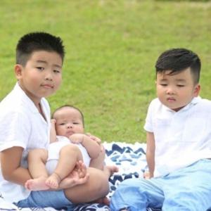 Nhà có 3 cậu con trai