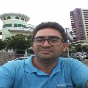 Carlos Emanuel podcaster