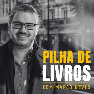 Pilha de Livros by Marco Neves