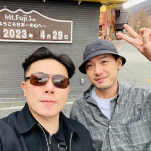 瞞著爸媽環遊世界
