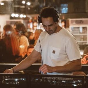 ROBERT SIMON - REWIND ON AIR RADIOSHOW