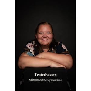 Teaterbussen - radioanmeldelser af scenekunst