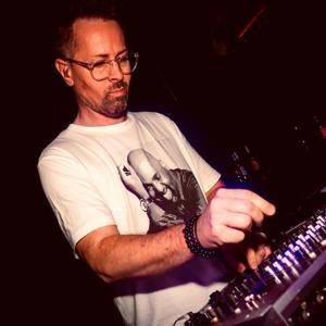 Chris Lowone