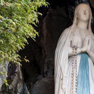 Le Chapelet du Sanctuaire Notre-Dame de Lourdes by Sanctuaire de Lourdes