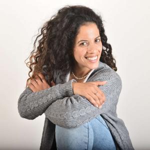 אנושית וכל השיט | נופר חן