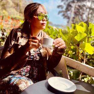 Un Café con ÉL by Thanymeza