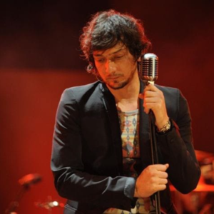 El gran cantante "ZOE"