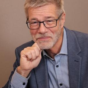 WizeUp with Paul Arthur