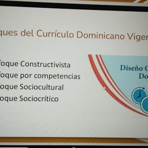 Enfoques del Currículo Dominica