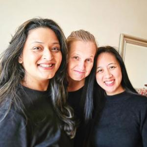 3 girls one mic and banana icecream