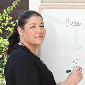 ענת מנשה מארחת