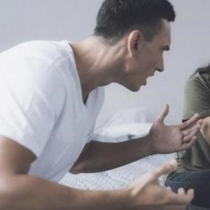 SIGNS OF AN ABUSIVE RELATIONSHIP