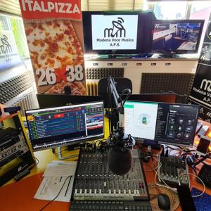 Radiamo Web Radio