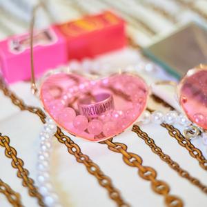 В розовых очках