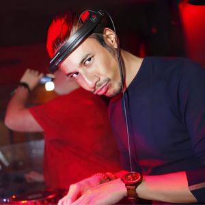 VICO VALESCO’S  »  Sets & Mixes