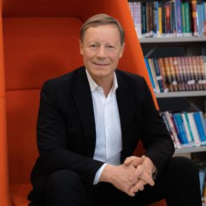 Весомо. Громко. Зримо. АВ