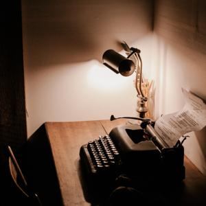 Được viết và kể lại