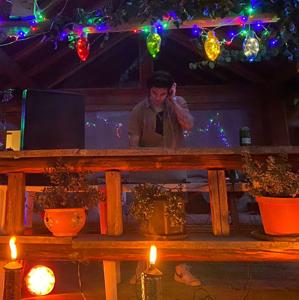 Spot, música y unas bielas.