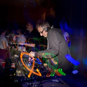 Escuchar [Sonidos visuales] - Flexible 2023