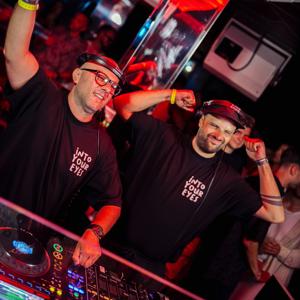 Artslaves present The Artcast