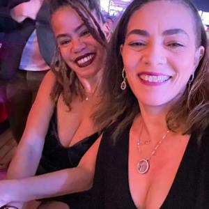 Between Sisters-Entre Hermanas