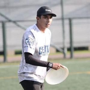 Duvan Acosta, enamorado del frisbee