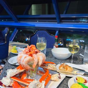 SEAFOOD DELICACY AT THE ATLANTIS