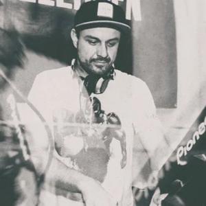 A-BEE / TOM VAGABONDO - DEEP CONNECTION