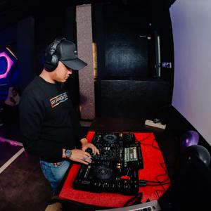 Ari Pangestu ✪
