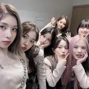 DICE X LABYRINTH - NMIXX & 9LIVES