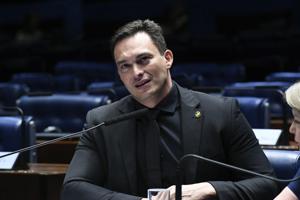 Senador Styvenson Valentim