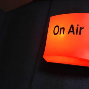 VOLARES. Con Victor Martino